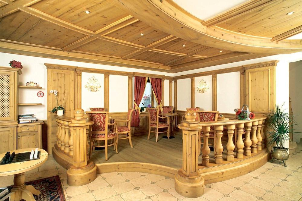 Hotel Flora Selva di Val Gardena Exteriér fotografie