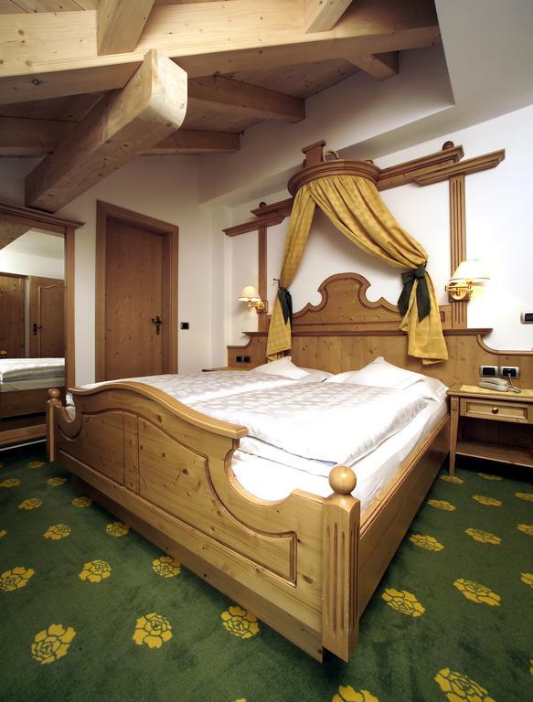 Hotel Flora Selva di Val Gardena Exteriér fotografie