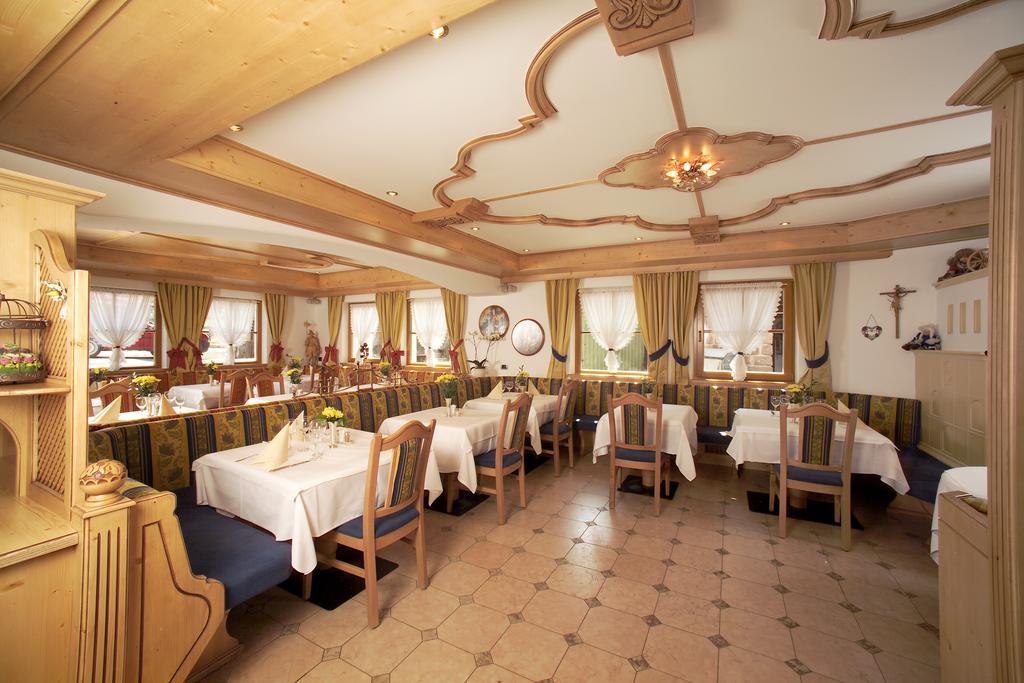 Hotel Flora Selva di Val Gardena Exteriér fotografie