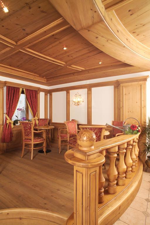 Hotel Flora Selva di Val Gardena Exteriér fotografie