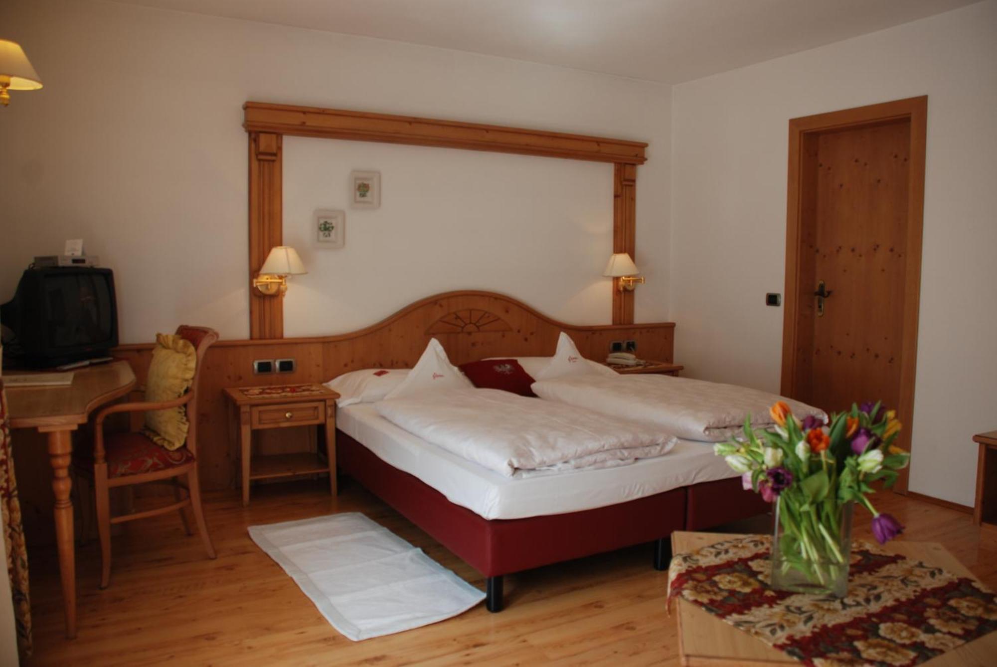 Hotel Flora Selva di Val Gardena Exteriér fotografie