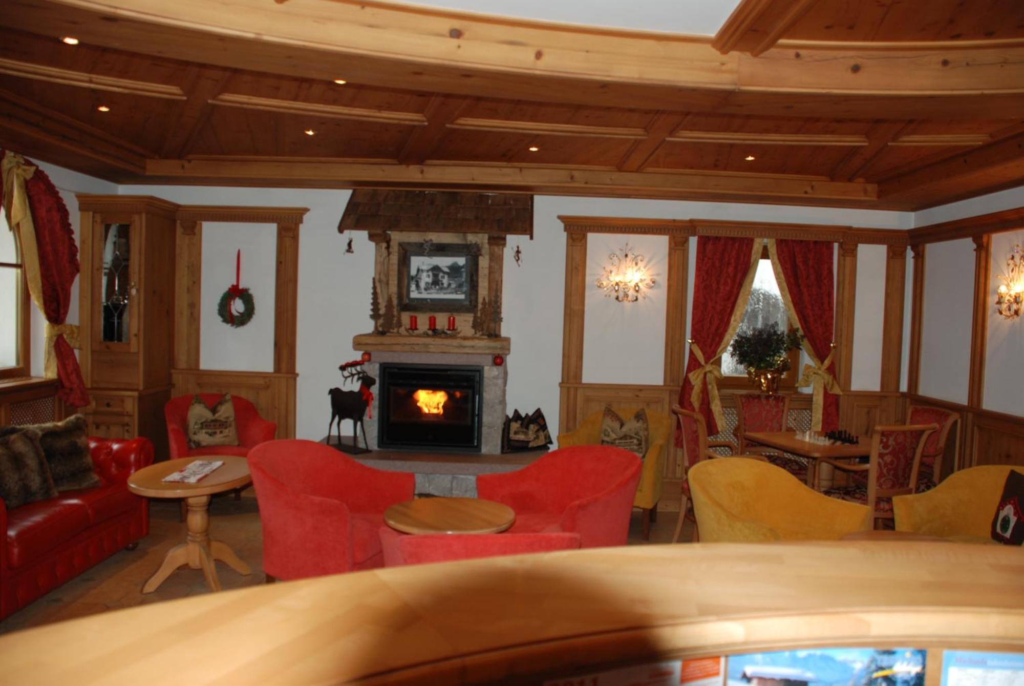 Hotel Flora Selva di Val Gardena Exteriér fotografie