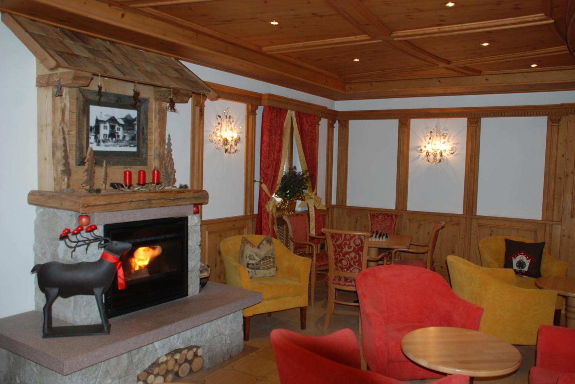 Hotel Flora Selva di Val Gardena Exteriér fotografie