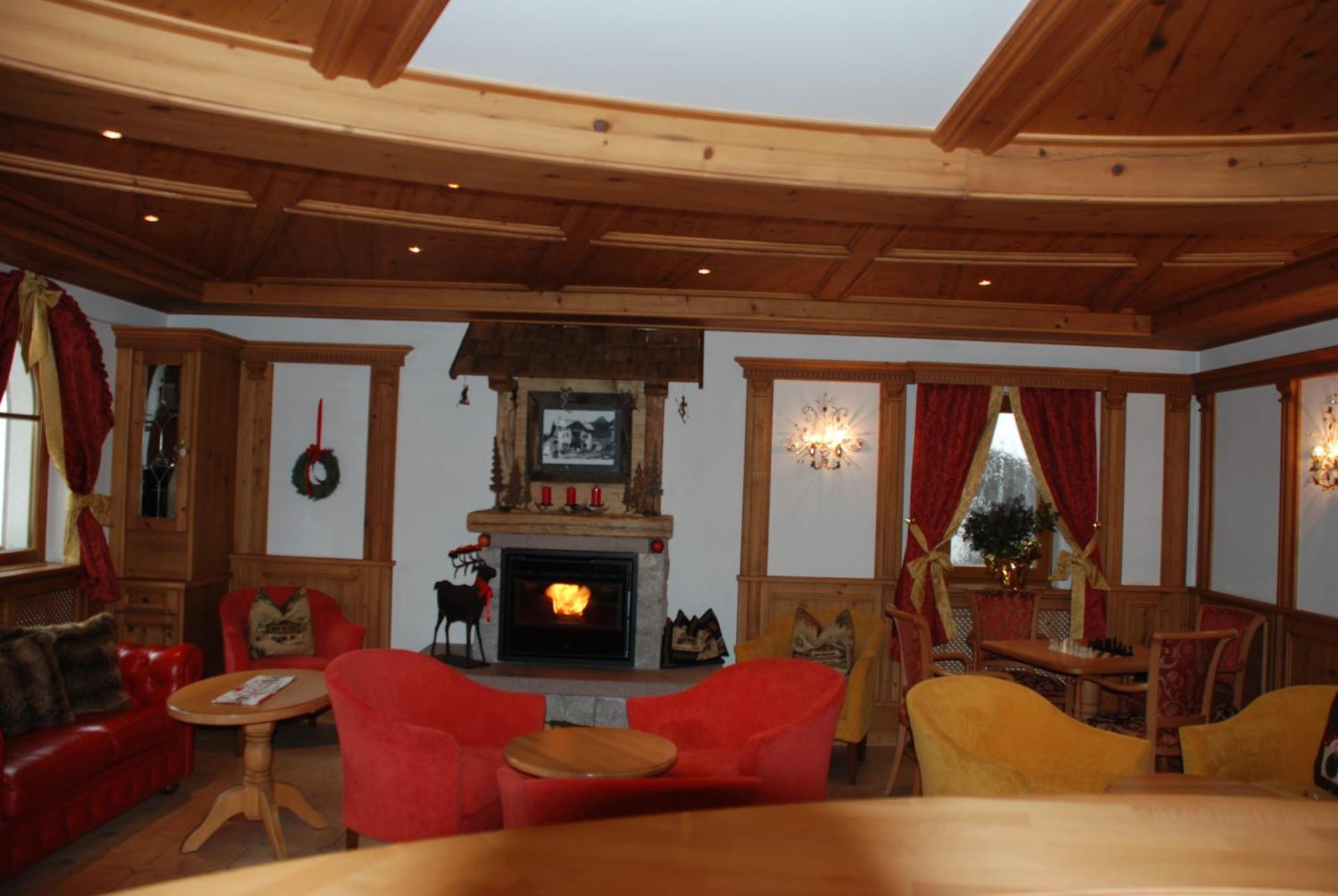 Hotel Flora Selva di Val Gardena Exteriér fotografie